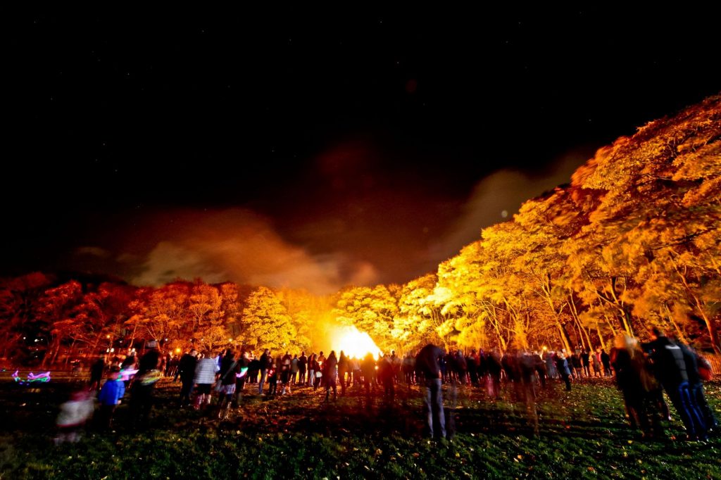 Huddersfield YMCA Bonfire Night Fireworks 4